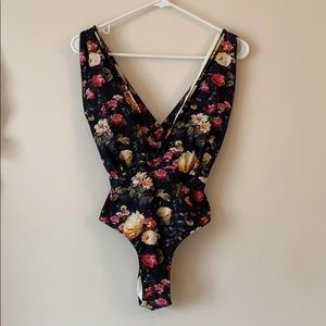 Bathing suit/body suit